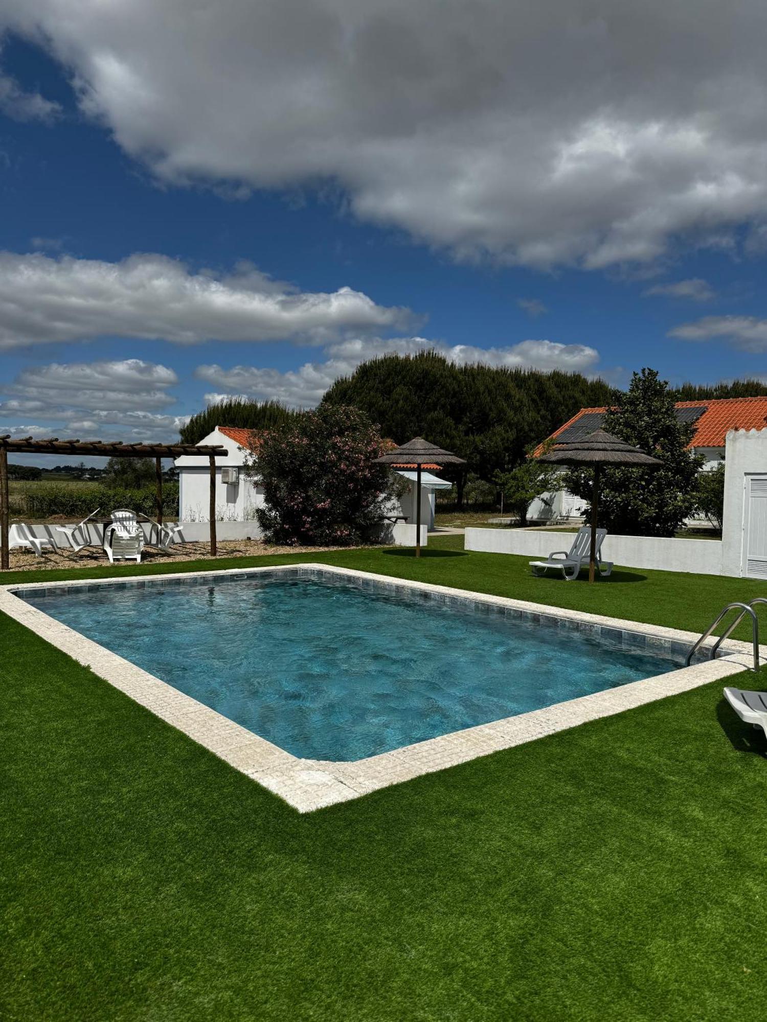 Na Quinta- Alojamento Rural Com Piscina De Agua Salgada Poceirao Dış mekan fotoğraf